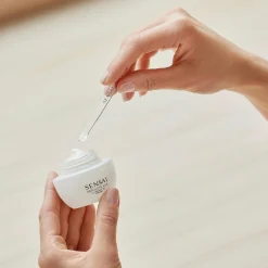 SENSAI Absolute Silk Illuminative Cream kasvovoide 40 ml