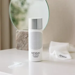 SENSAI Silky Purifying Silk Peeling Powder entsymaattinen kasvojenkuorinta 40 g