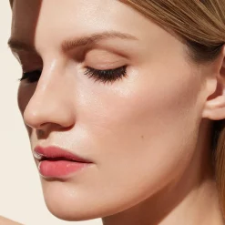 SENSAI Total Lip Gloss in Colors värillinen huulikiilto 4,5 ml