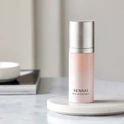 SENSAI Total Lip Treatment huultenympärysihon hoitovoide 15 ml