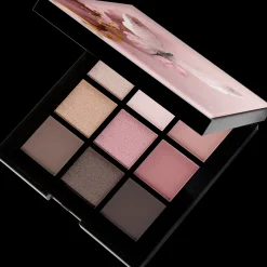 WE CARE ICON. Pure Love Eyes Palette luomiväripaletti