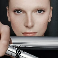 Yves Saint Laurent Lash Latex ripsiväri 10 ml